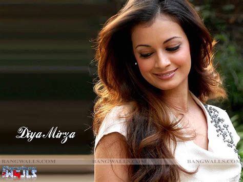 world of wallpapers diya mirza unseen best sizzling wallpapers collection hd