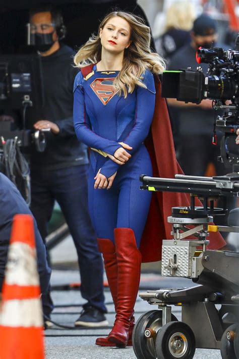 Melissa Benoist Old Vs New Supergirl Suit Hawtcelebs