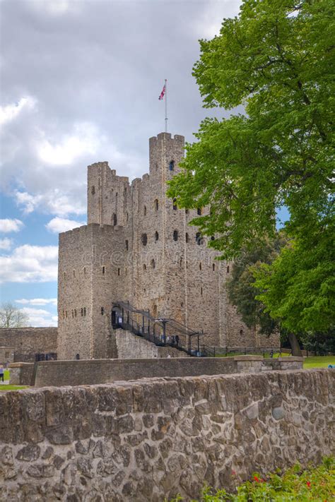 Rochester Castle 12th Century Castle And Ruins Of Fortifications Kent