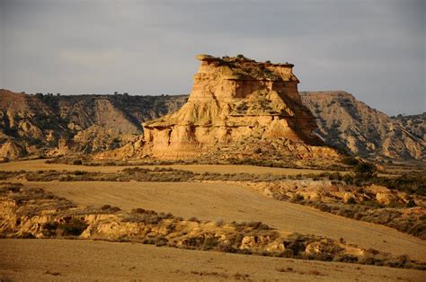 El desierto de los monegros es una de las extensiones desérticas, quizás la más conocida, con las que cuenta la españa peninsular (otras de ellas son el desierto de tabernas en los monegros comprenden una vasta extensión, escasamente poblada, a unos 50 kilómetros de zaragoza. Qué hacer en el desierto de los Monegros en Invierno ...