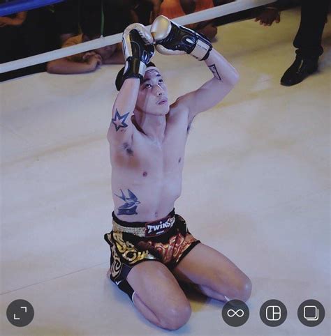 สำหรับรอยสักใหม่ที่หลายคนก็สังเกตว่า หนุ่มโตโน่เขียนลายใหม่ทับชื่ออดีตคนรักอย่างสาว แตงโม ภัทนรธิดา งานนี้ก็ไม่รู้ว่า. รักคือเก่าโตโน่*-*