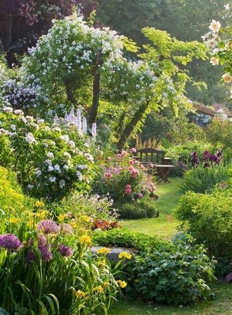 Fascinating Cottage Garden Ideas To Create Cozy Private Spot 29 Small