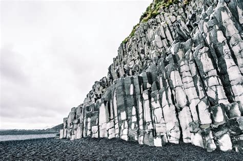 Premium Photo Mount Reynisfjall With Basalt Columns On The