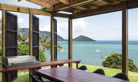 New Zealand Beach House Transforms Into An Open Aired Paradise House