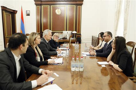 Deputy Prime Minister Tigran Khachatryan Receives The German Ambassador