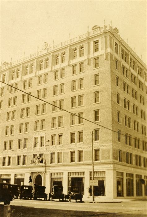 Florida Memory - Utility company building in St. Petersburg.