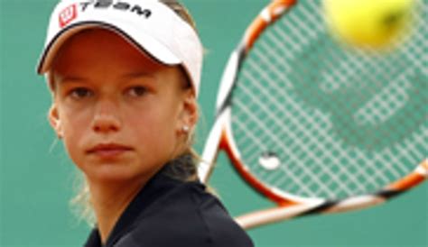 Click here for a full player profile. Haas-Sisters zeigen auf · tennisnet.com