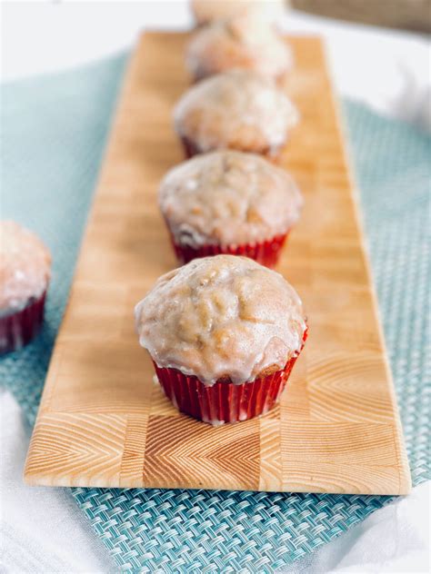 1/4 cup (1/2 stick) butter, at room temperature 1/4 cup vegetable oil 1/2 cup granulated sugar 1/3 cup brown sugar 2 eggs 1 1/2. Easy Old Fashioned Donut Muffins {10 Minute Prep} & VIDEO