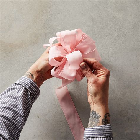 How To Make A Bow With Wired Ribbon 19 Diys Guide Patterns