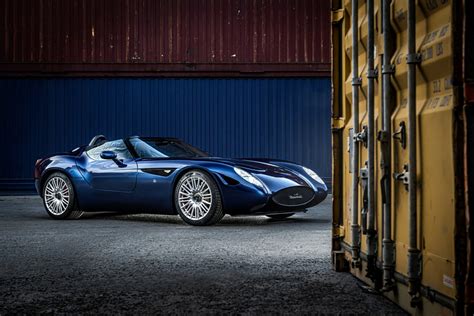 Zagatos Maserati Powered Mostro Barchetta Debuts Seven Years After The Coupe Carscoops