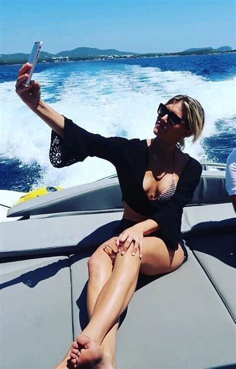 Sexy Charissa Thompson Feet Pictures Are Delight For Fans The Viraler