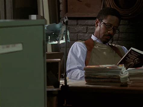 Filmin yönetmenliğini mikael hafström yapmıştır ve senaryosu rowan arhale ve rob yescombe tarafından kaleme alınmıştır. The Wire GIF - Find & Share on GIPHY