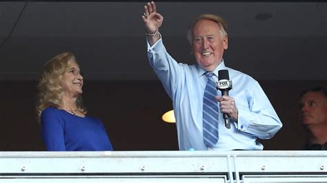 Dodgers Honor Legendary Broadcaster Vin Scully With Tribute Before Mets