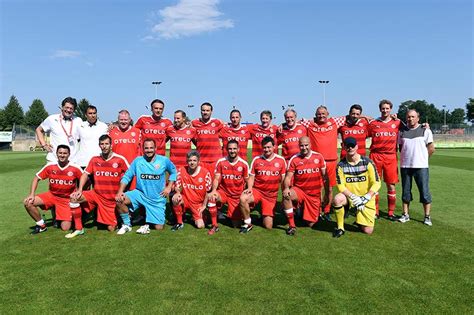 Das geld kann auf das spendenkonto des s.c. Fortuna Düsseldorf 1895: Traditionsmannschaft für den ...