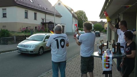 English (us) · español · português (brasil) · français (france) · deutsch. Fussball-Deutschland-Fans vom VfB-Freundeskreis "Durstige ...