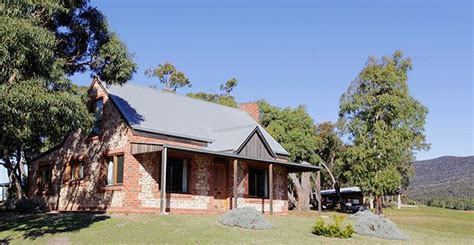Dulc stands for down under log cabins, but its basic name belies the amount of thought and skill the grampians are wonderfully isolated, so dulc's cabins provide everything you need to be. Pin on Great Places to visit with Kids