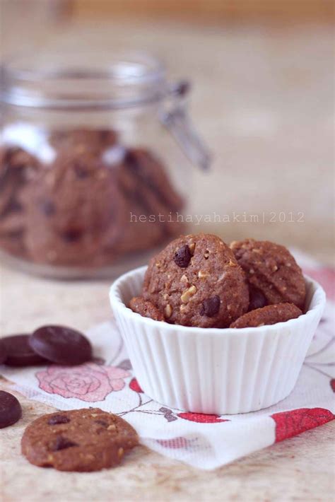 Bakery recipes cookie recipes dessert recipes desserts biscuit cookies cake cookies resepi cookies microwave recipes no bake cake. HESTI'S KITCHEN : yummy for your tummy: Cashew Chocolate ...
