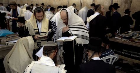 Israelis Usher In Jewish New Year With Uncertainty Faith And Values