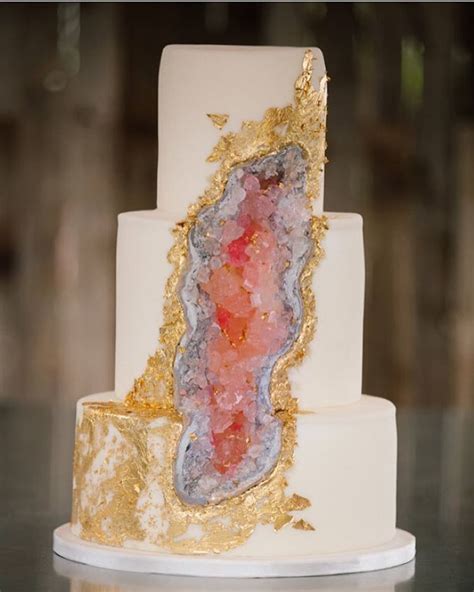 This Week The Internet Has Been Abuzz With A New Trend In Wedding Cakes While Naked Cakes
