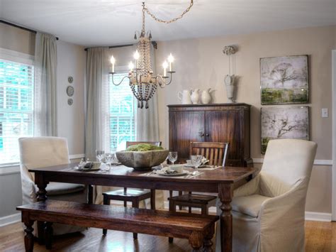 Farmhouse Table In Neutral Cottage Dining Room Hgtv