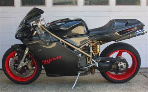 Ducati 916 With Carbon Fiber Body Work