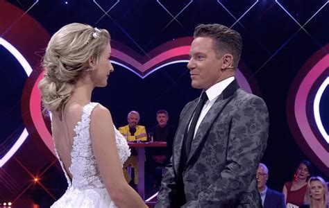 Sep 12, 2021 · bizarrer auftritt: Stefan Mross & Anna-Carina Woitschack: So war die TV ...