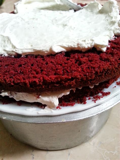 The best red velvet cupcake recipe with cream cheese frosting. ♥cik siti hajar♥: Resepi Kek Red Velvet Mudah dan Sedap!