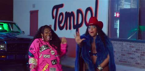Lizzo And Missy Elliott Host A Parking Lot Twerk Session In Tempo Video