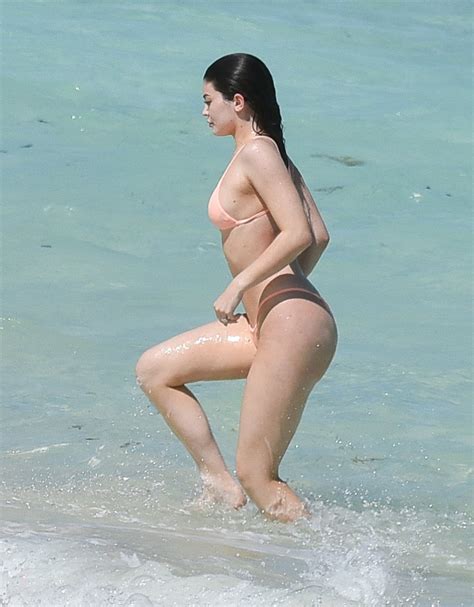 Kylie Jenner Butt 15 Photos Thefappening