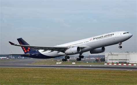Brussels Airlines Airbus A330 300 Oo Sfc Foto And Bild Luftfahrt
