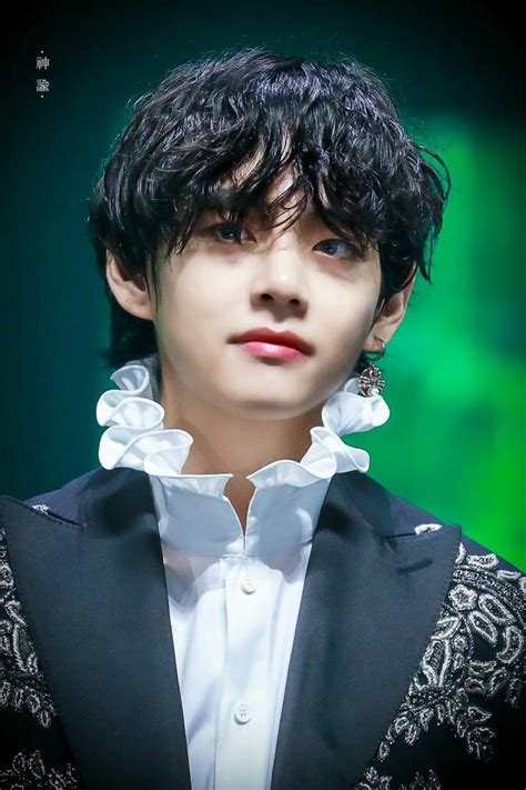 #bts #btsgif #taehyung #kim taehyung #bts v #tae #*mystuff #*gtkm #aaaa i made so many versions of this #but i think i'm finally happy with what i have #i decided to try a bit of a different coloring style for. V (BTS) khoe thoáng qua cớ bắp trong bức ảnh chỉ tồn tại ...
