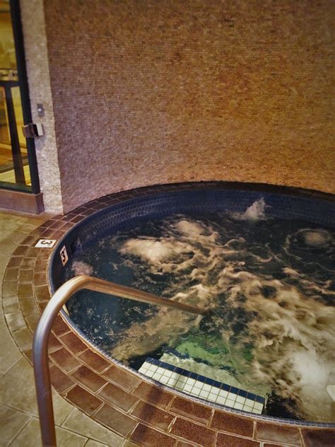 Hampton inn & suites, seattle north/lynwood, wa 4. Whirlpool hot tub at Inverness Hotel Denver Colorado 1 - 2 ...