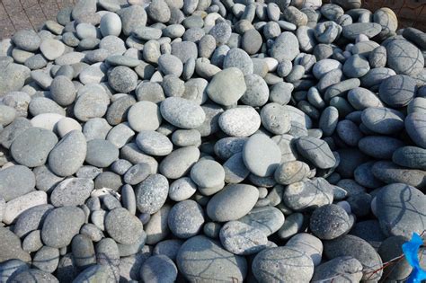 Buy Natural Beach Pebbles 1.32 Ton - South Shore Landscape Supply