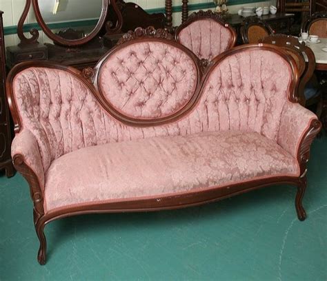 34 Mid 1900 Reproduction Victorian Camio Back Sofa And Lot 1034