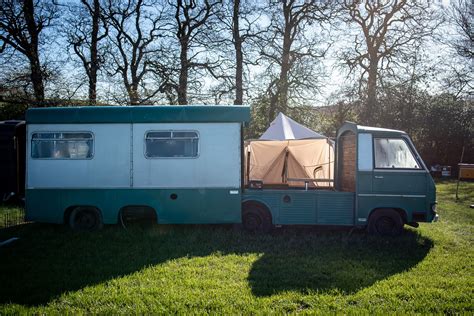 Johnny Vegas Glamping Melbourne Hall