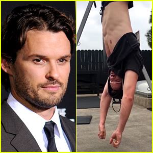 Austin Nichols Prepares For Rogue One By Baring His Hot Bod Austin