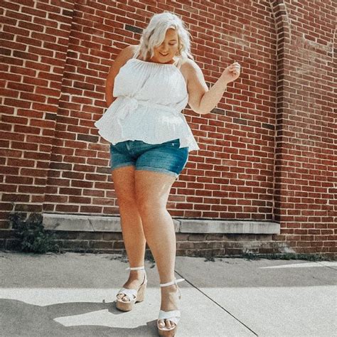 Plus Size Shorts Outfits For Beautiful Curvy Ladies Glossyu