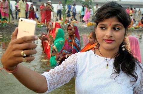 16 Year Old Girl Clicking Selfie Near Jharkhand Steel Plant Falls Into Pond Drowns