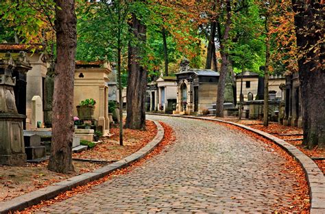 10 Of The Worlds Most Beautiful Cemeteries Worth Visiting
