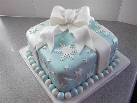 A rolled fondant recipe and a fondant icing recipe. Awesome Christmas Cake Decorating Ideas | family holiday ...