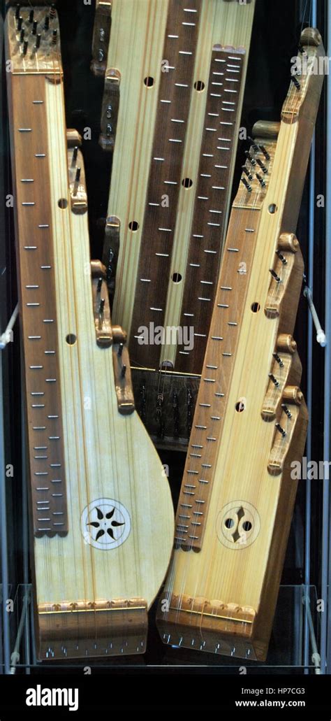 Plucked String Instrument Hi Res Stock Photography And Images Alamy