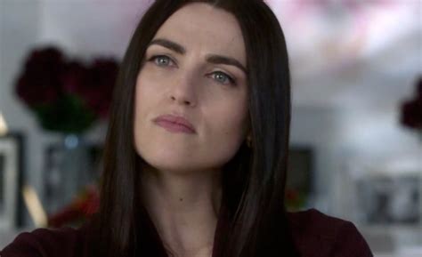 Csirj On Twitter Lena Wore Dark Colours And Pale Lipstick Like A Grieving Widow While Kara Was
