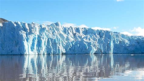 Climate Change Arctic Glaciers Shrinking By 300m Each Year Bbc News