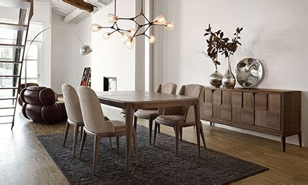 Per ogni commensale, bisogna calcolare circa 55/60 cm in larghezza e 35 di profondità. Sala da pranzo moderna - Volpi, lo stile in casa.