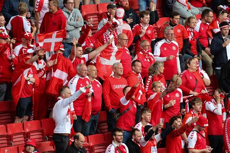 Dänemark fertigt wales im achtelfinale ab und avanciert verdient in die nächste runde. EM 2021: Fans und Spieler wollen für Eriksen klatschen