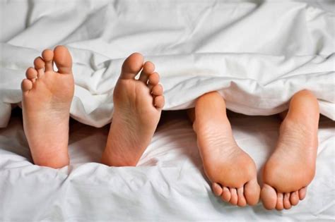 11 Reasons Married Couples Should Sleep In Separate Beds