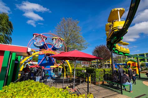 Viatjar A Legoland Billund El Millor Parc Datraccions De Dinamarca