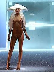 Leah De Wavrin Full Frontal Nude
