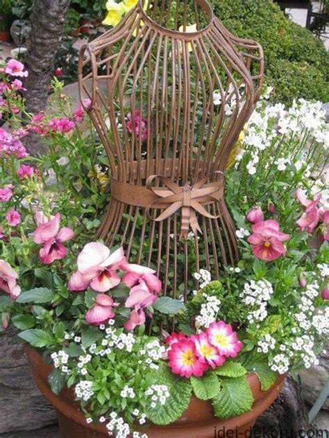 34 Best Vintage Garden Decor Ideas And Designs For 2017