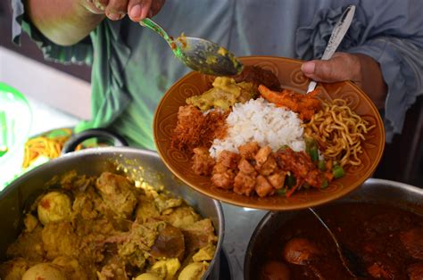 Nasi Campur Mbah Cikrak Konsistensi Rasa Dari Tahun 60an Suara Surabaya